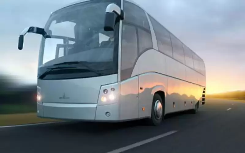 مطالب بالسماح للشركات السياحية بامتلاك حافلات