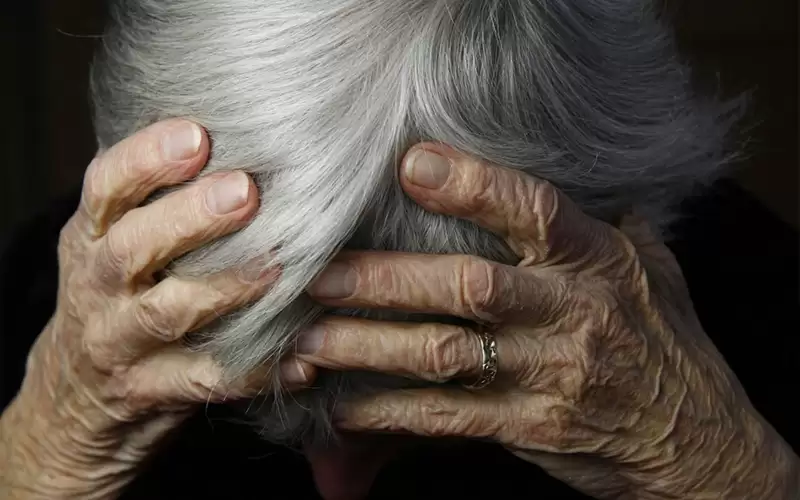 ألزهايمر قد لا يكون مرضا في