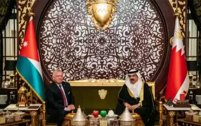 الملك والعاهل البحريني يؤكدان على عمق