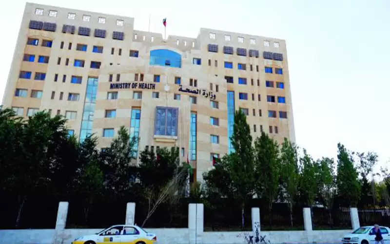 فاقدون لوظائفهم في وزارة الصحة -