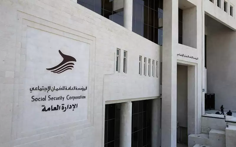 الصبيحي: 300 ألف عامل خارج مظلة