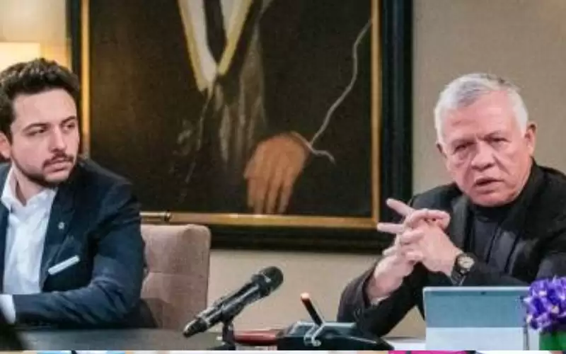 الملك يلتقي ممثلي مؤسسات تمويلية للمشروعات