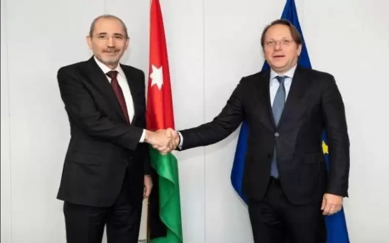 الصفدي يلتقي المفوض الأوروبي لشؤون التوسع