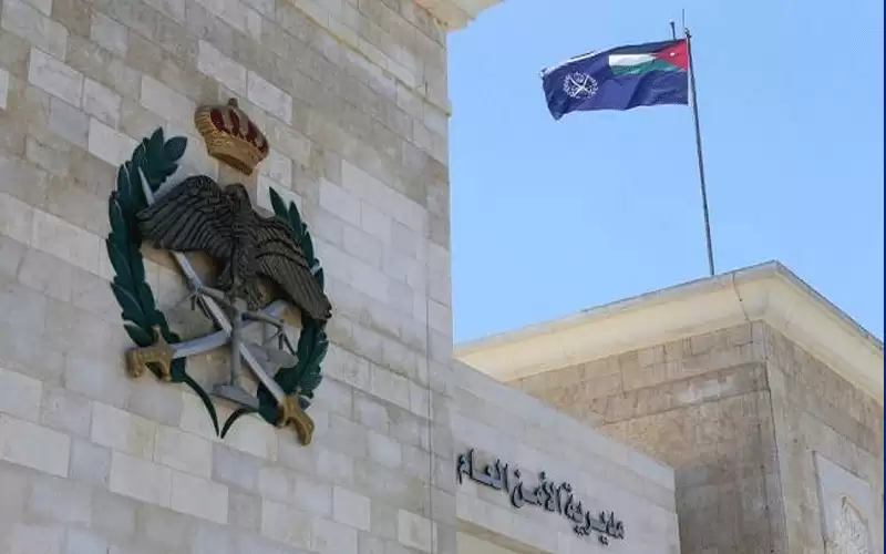 البحث عن شخصين دهسا رجلي أمن