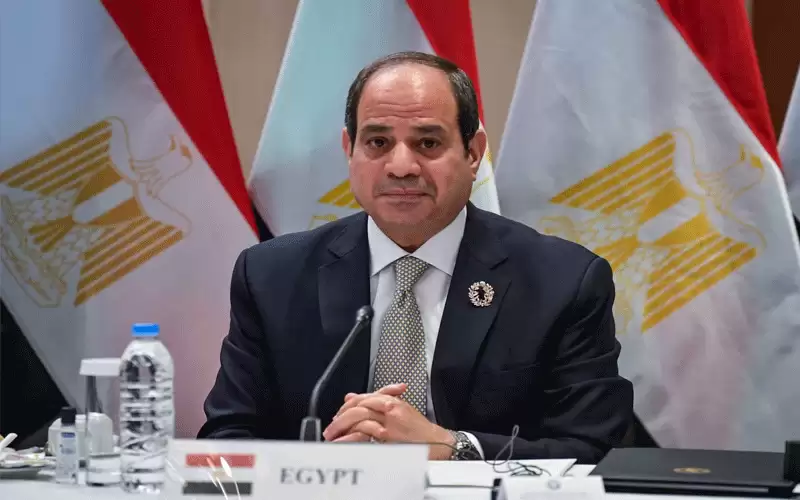 السيسي يبعث رسالة خطية لأمير قطر