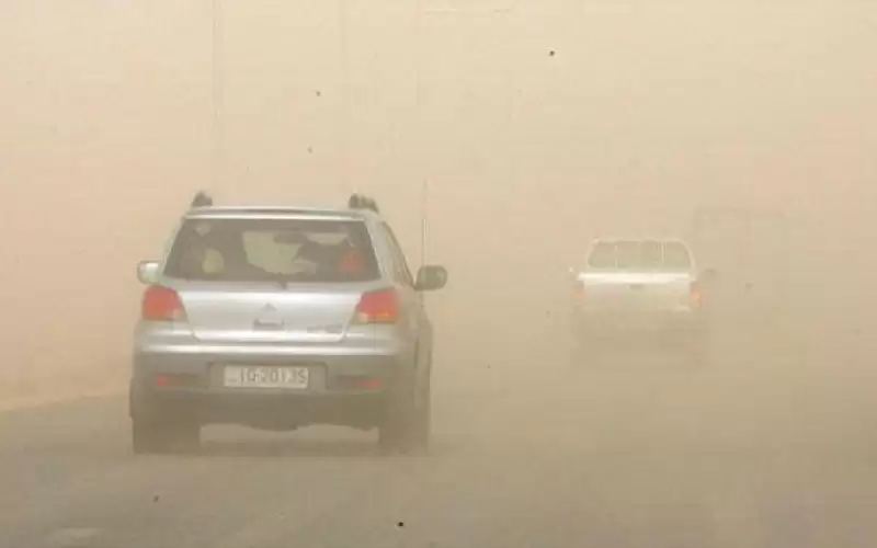 الدفاع المدني يدعو لعدم التعرض للغبار