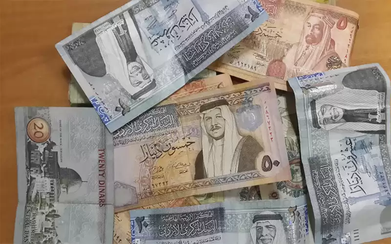 تجار يطالبون البنوك تأجيل أقساط القروض