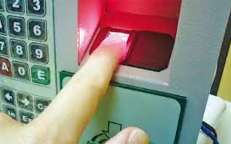 الأطباء للحكومة: تحديد ساعات الدوام شرط