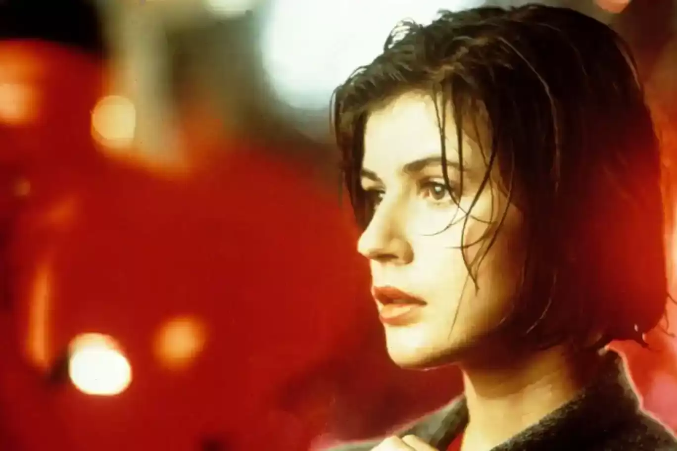 الفرنسيون أكثر شعب يحب الثورة في