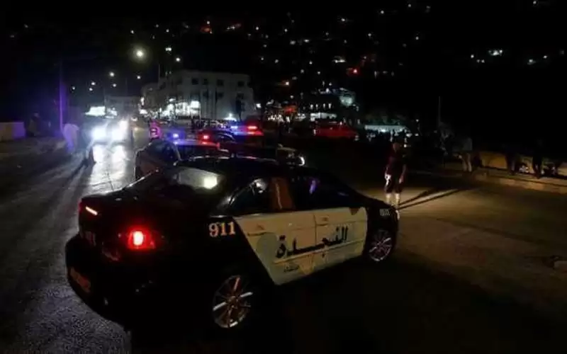 بسبب اصطفاف سيارة.. توقيف 4 أردنيين