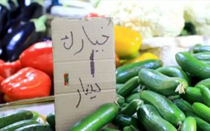 محرومون من الإفطار مع أسرهم.. عاملون