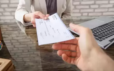 انخفاض قيمة الشيكات المرتجعة في آذار