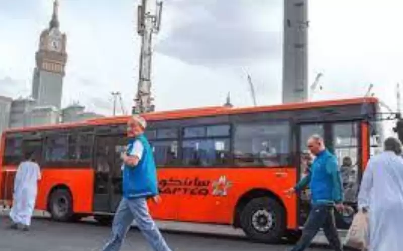 نقل المعتمرين مجانا في رمضان