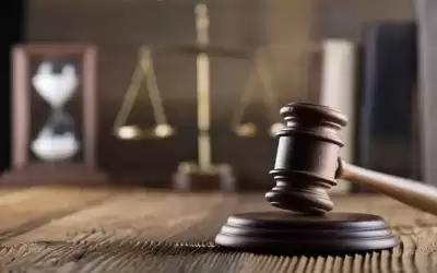 مصدر قضائي ينفي توقيف سيدة لسرقة