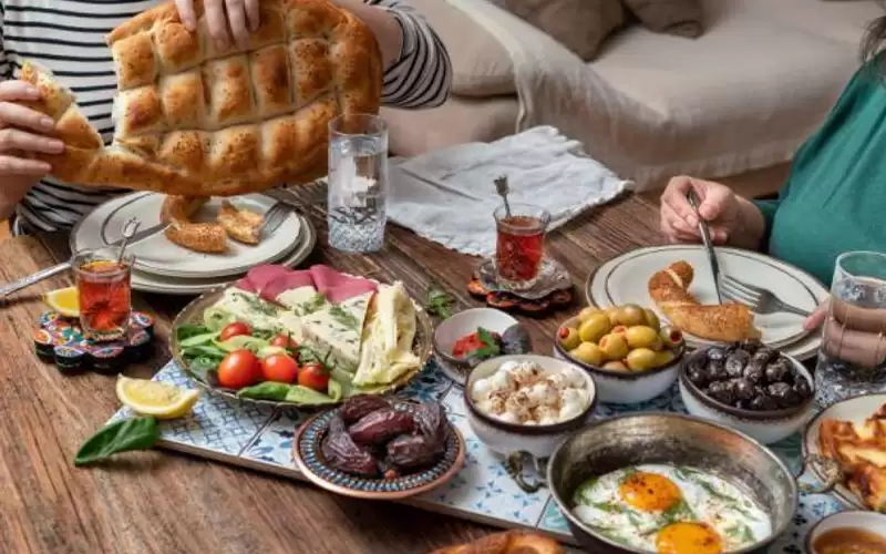 تعرف على أضرار ترك وجبة السحور