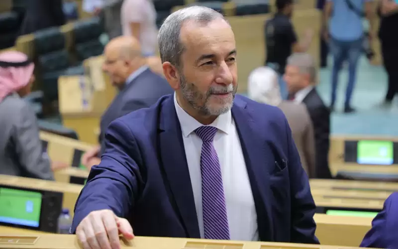 مشوقة يطالب بتحويل قضية التجسس على