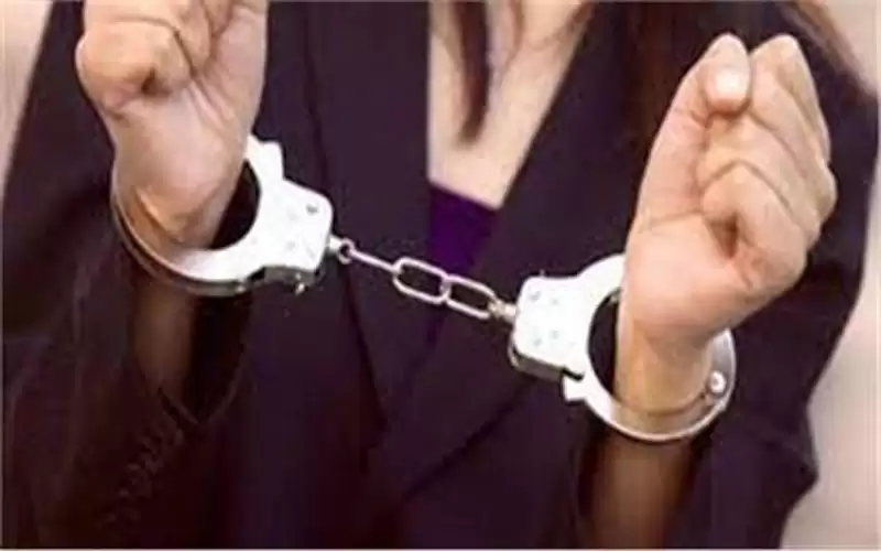 القبض على احدى السارقتين اللتين ظهرتها