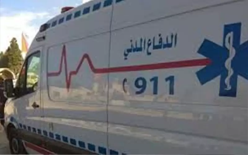 إصابة سائق بتدهور مركبة قرب جسر