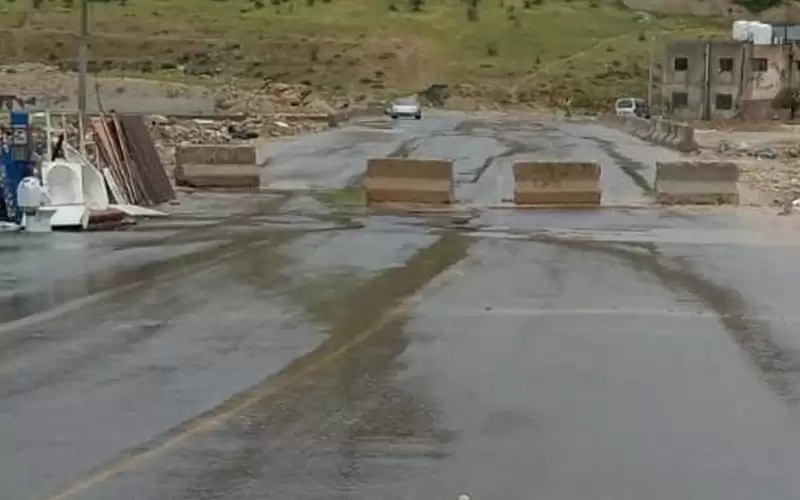 اغلاق طريق البساتين بالرصيفة