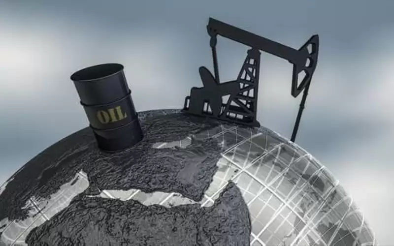 أوبك تخفض إنتاجها النفطي بوتيرة أكبر