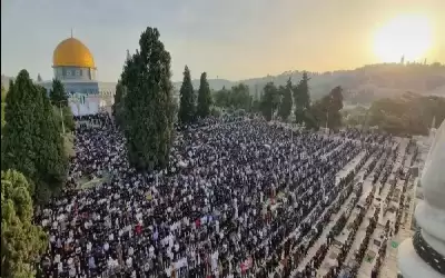 ربع مليون مصل أدوا صلاة الجمعة