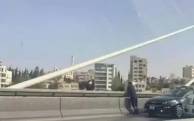 الأمن ينجح بثني شاب عن الانتحار