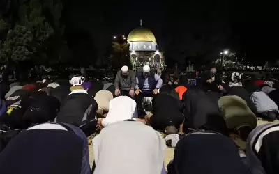 200 الف مصل ادوا صلاتي العشاء
