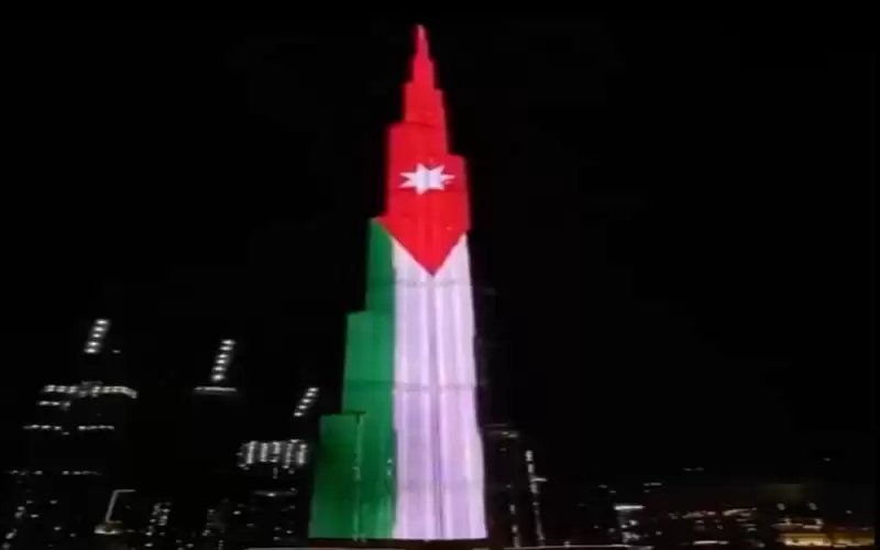 الإمارات تضيء برج خليفة بالعلم الأردني