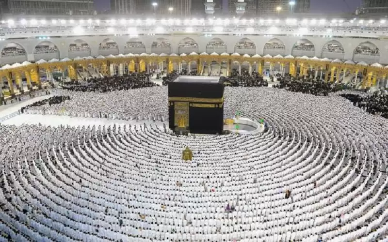 مليون ونصف المليون مصل ومعتمر بالمسجد