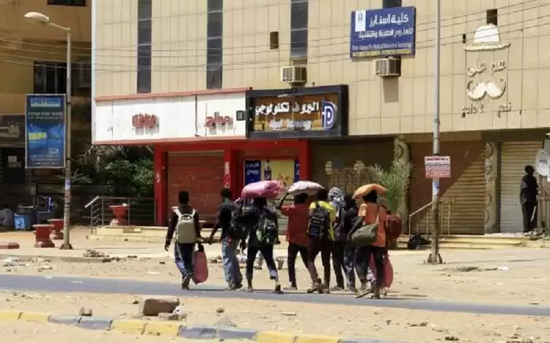 اتفاق على فتح مسارات مؤقتة آمنة