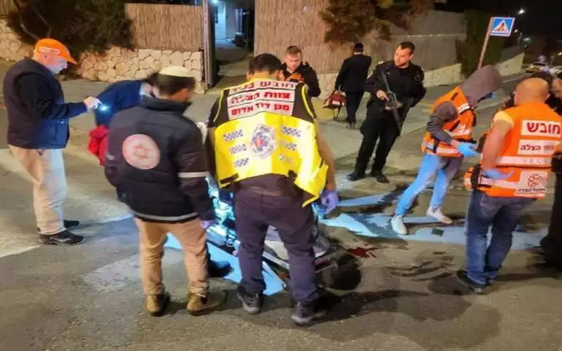 إصابة حرجة لشاب فلسطيني برصاص الاحتلال