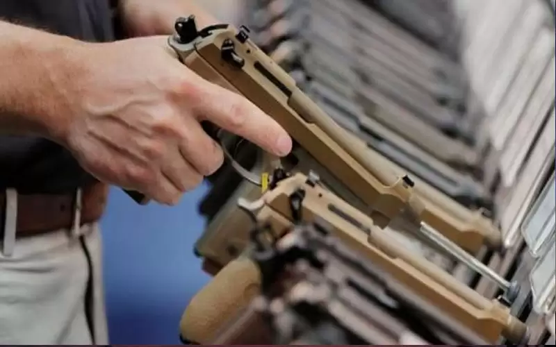 بايدن يشن هجوما حادا على حيازة