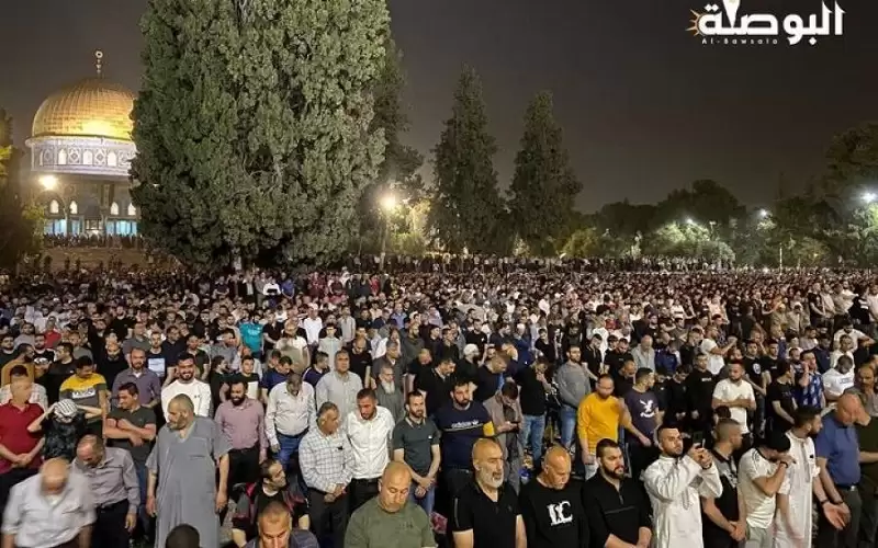 لإحياء ليلة 27 رمضان.. عشرات الآلاف