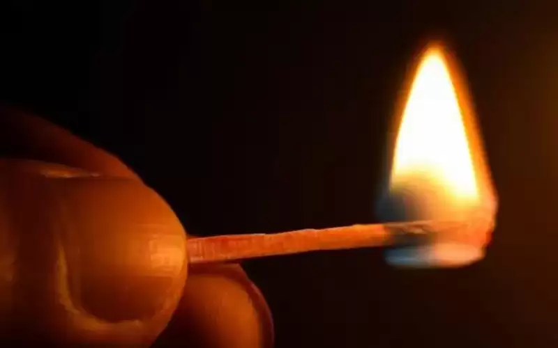 أردنية تسكب الكاز على نفسها وزوجها