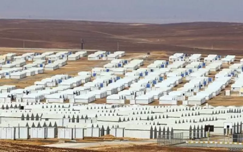 حريق يلتهم 3 كرفانات في مخيم