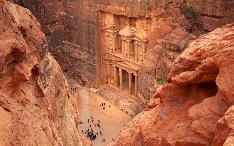 وفاة شخص اثر سقوطه من أعلى