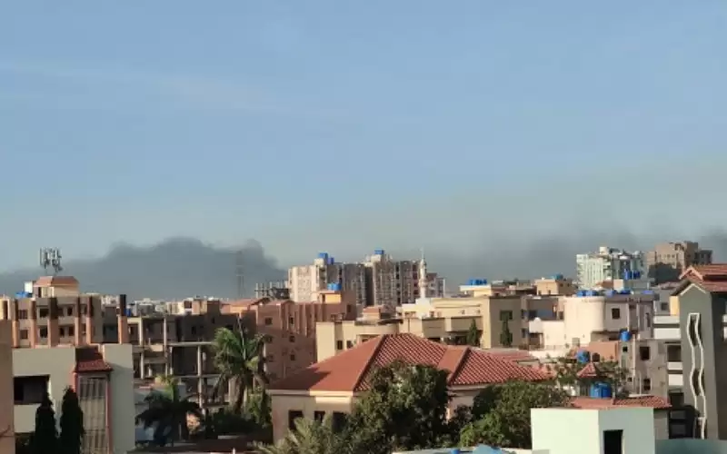 فرنسا تبدأ عملية إجلاء مواطنيها من