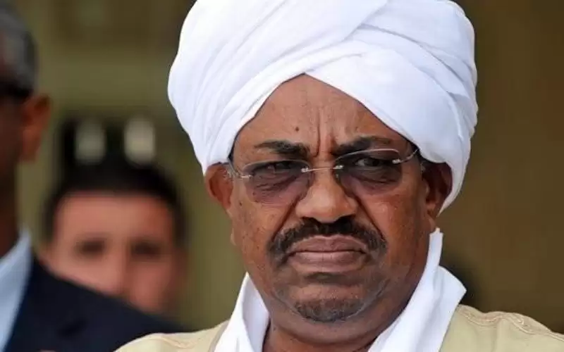 أنباء عن هروب عمر البشير من