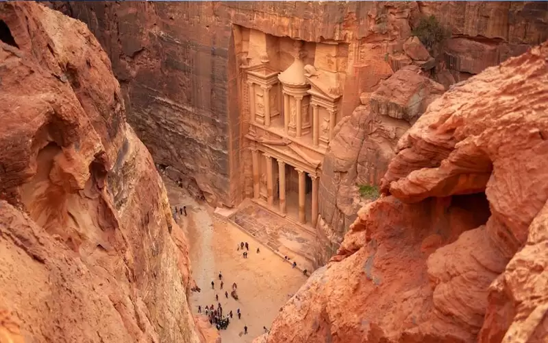110 آلاف زائر للبترا من بداية