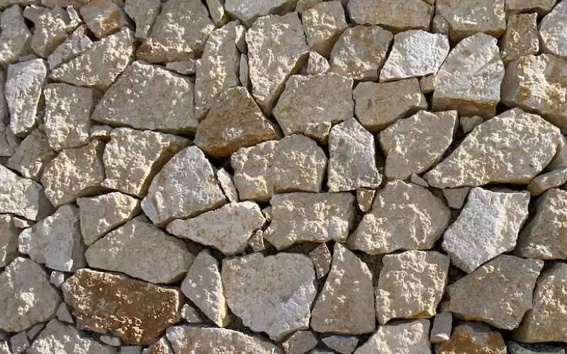 وفاة طفل وإصابة آخرين إثر انهيار