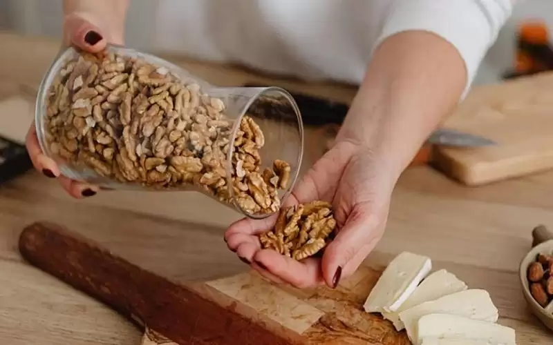 دراسة تكشف تأثير تناول الجوز على