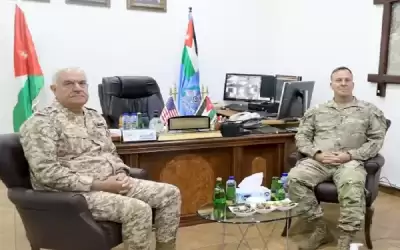 الحنيطي يجتمع مع قائد القيادة المركزية