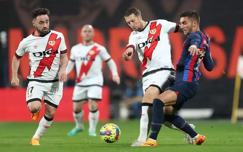 برشلونة يفشل باستغلال تعثر الريال ويتعثر