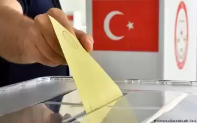 الأتراك في الخارج يدلون بأصواتهم بالانتخابات