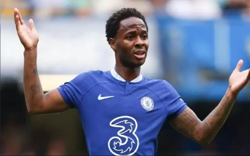 سترلينج: لاعبو تشيلسي يشعرون بالحيرة من