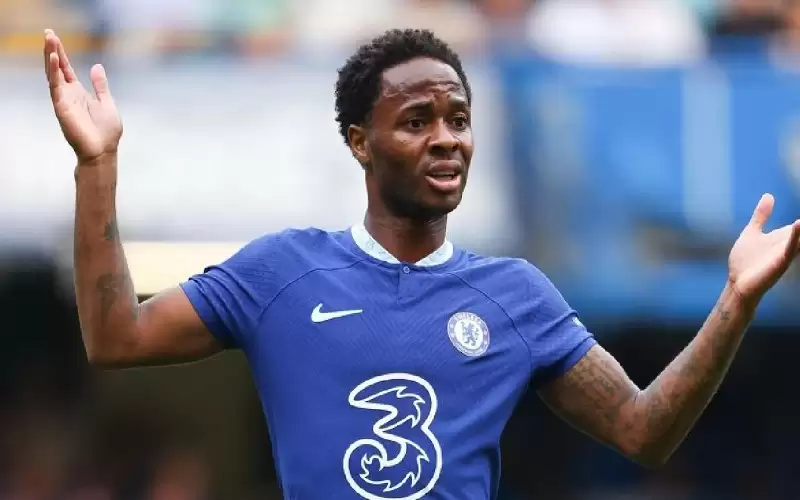 سترلينج: لاعبو تشيلسي يشعرون بالحيرة من