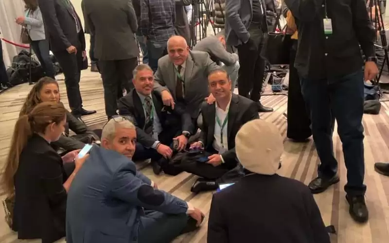 الإعلام يفترش الارض في الاجتماع العربي