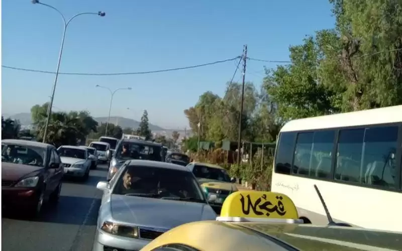 تصادم 8 مركبات على طلوع صافوط