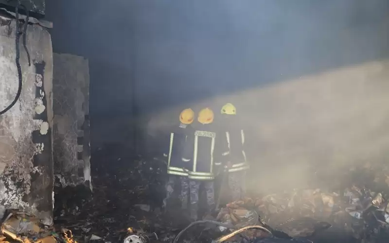 وفاة شخصين بحريق مخازن بكس بوليسترين