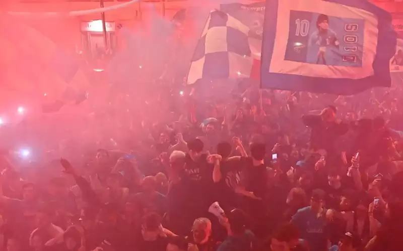 وفاة شخص وسط احتفالات فوز نابولي